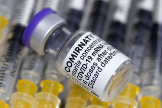 Omikronem se nakazí všichni, upozorňuje virolog - Novinky